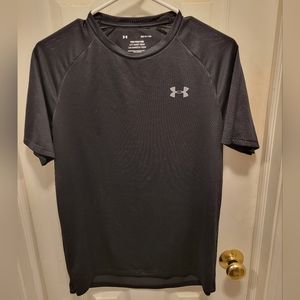 Under Armour tee